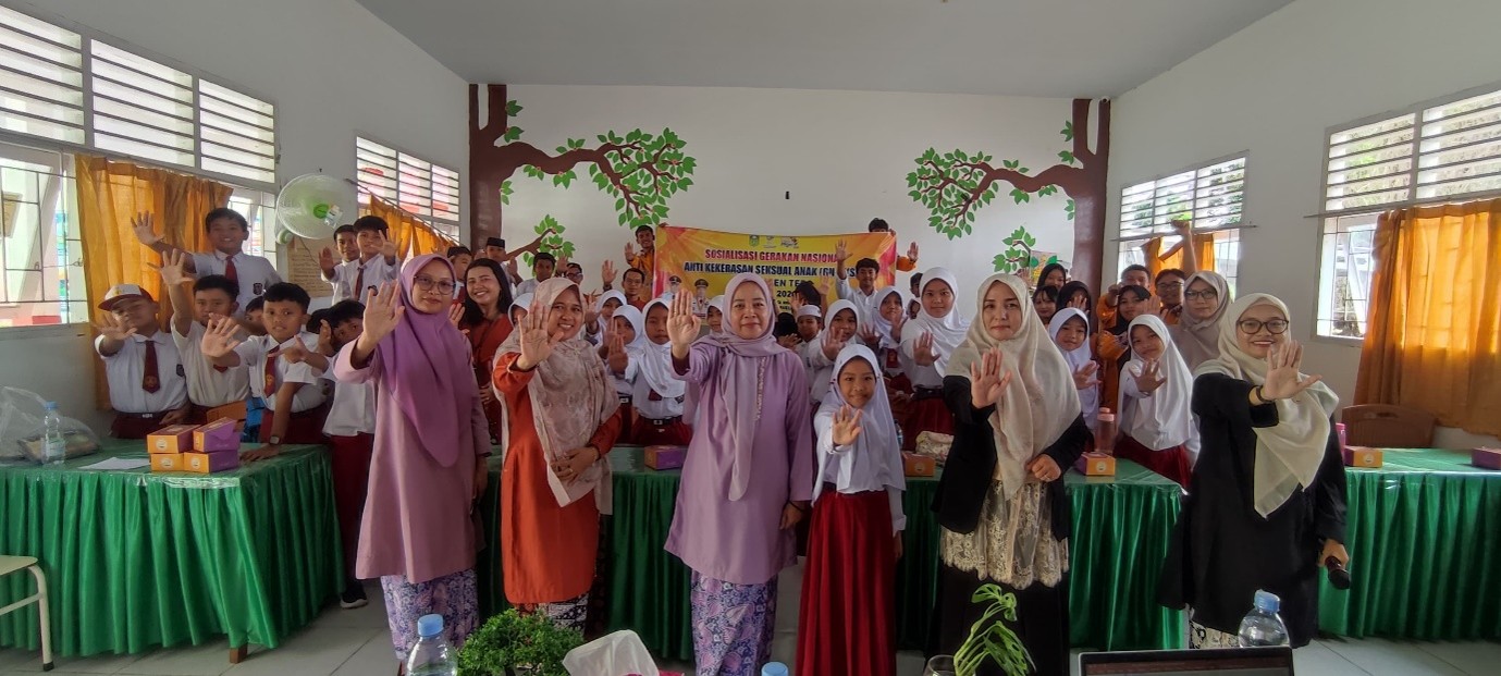 CEGAH KEKERASAN SEKSUAL PADA ANAK, DINSOS P3A KABUPATEN TEBO GELAR SOSIALISASI GERAKAN NASIONAL ANTI KEKERASAN SEKSUAL ANAK DI SDN 011/VIII MUARA TEBO