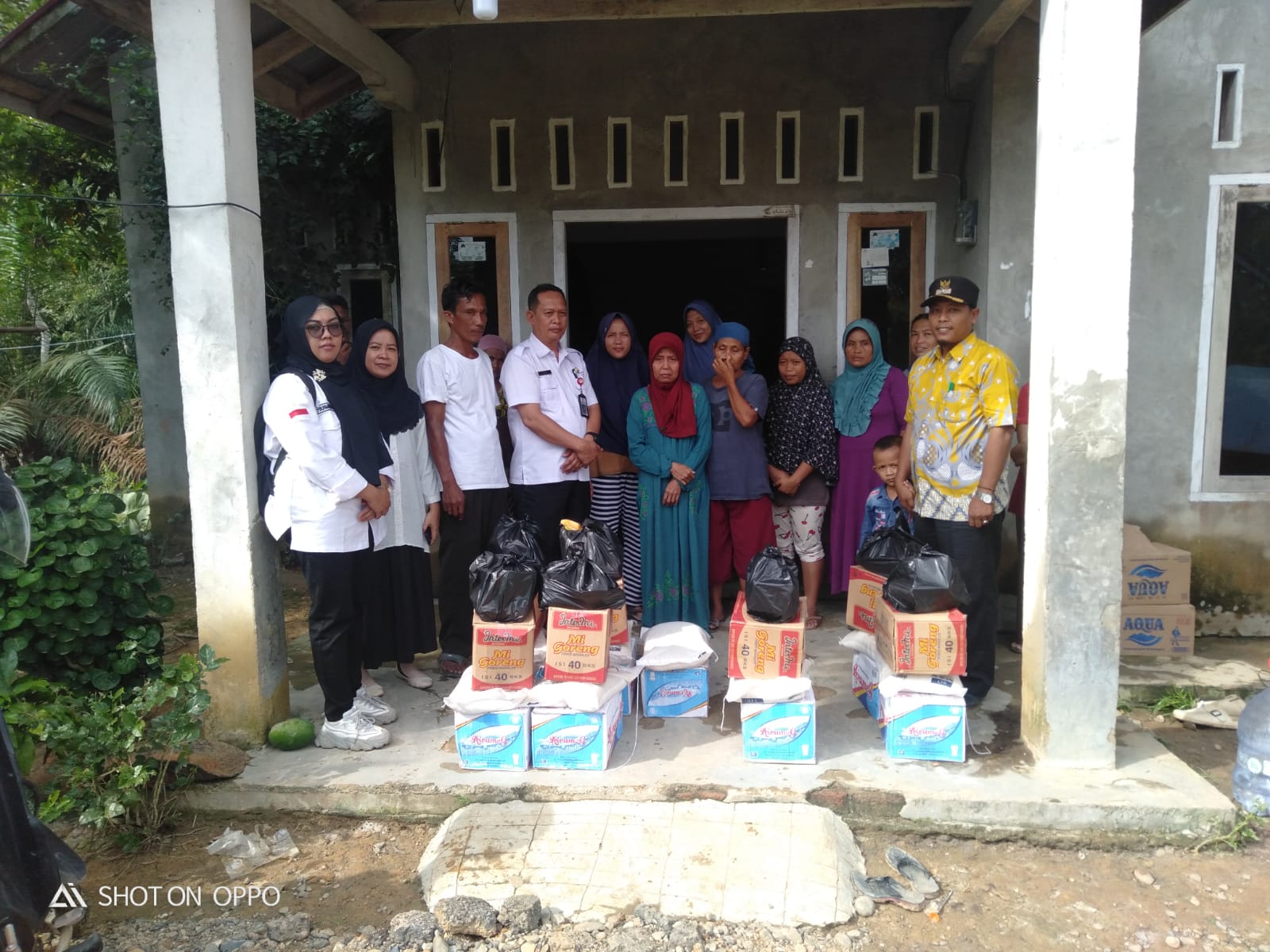 PENYERAHAN BANTUAN BANJIR DI DESA SUNGAI ALAI KEC. TEBO TENGAH