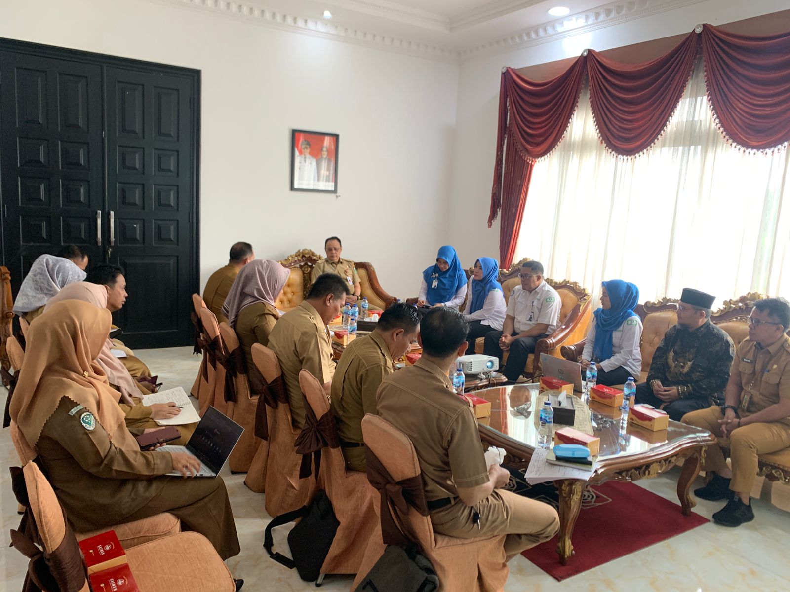 Dinas Sosial P3A Kab Tebo bersama Pemda Tebo dan OPD Terkait Komitmen tingkatkan Nilai UHC Kabupaten Tebo