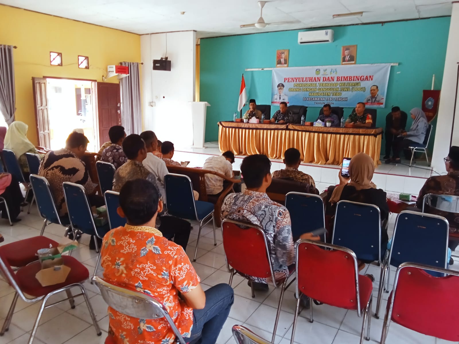 DINAS SOSIAL P3A KAB TEBO MELAKSANAKAN PENYULUHAN DAN BIMBINGAN KEPADA KELUARGA ODGJ DI KECAMATAN TEBO TENGAH